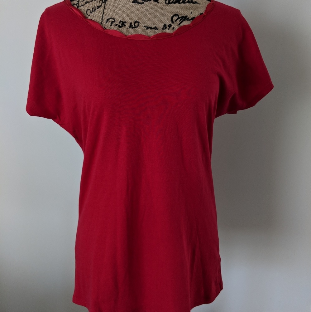 Gap top red short sleeve shirt size Medium